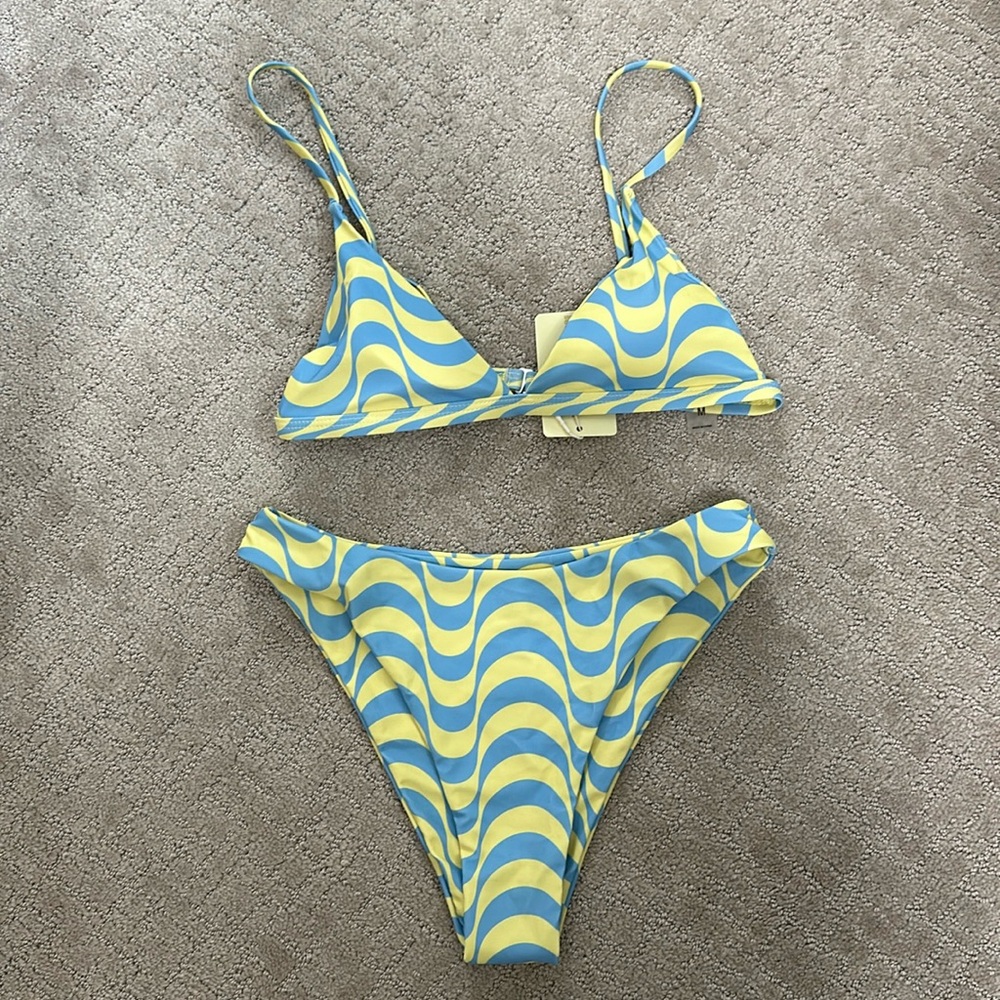 aurelle 2 piece bathing suit set, size medium